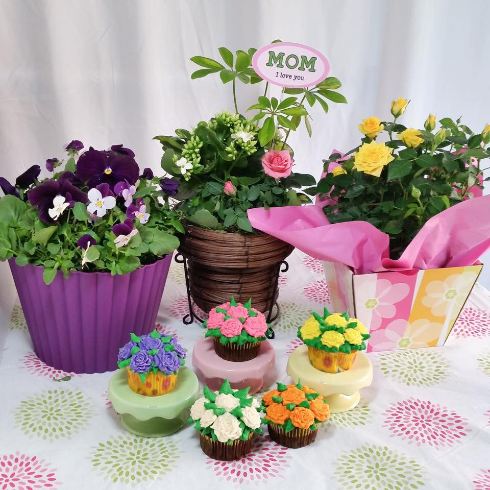 Buttercream Rose Bouquet Cupcakes - $2.50/Cupcake Minimum Order 1 Dozen